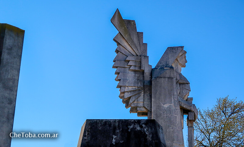 Monumento al ángel guardián