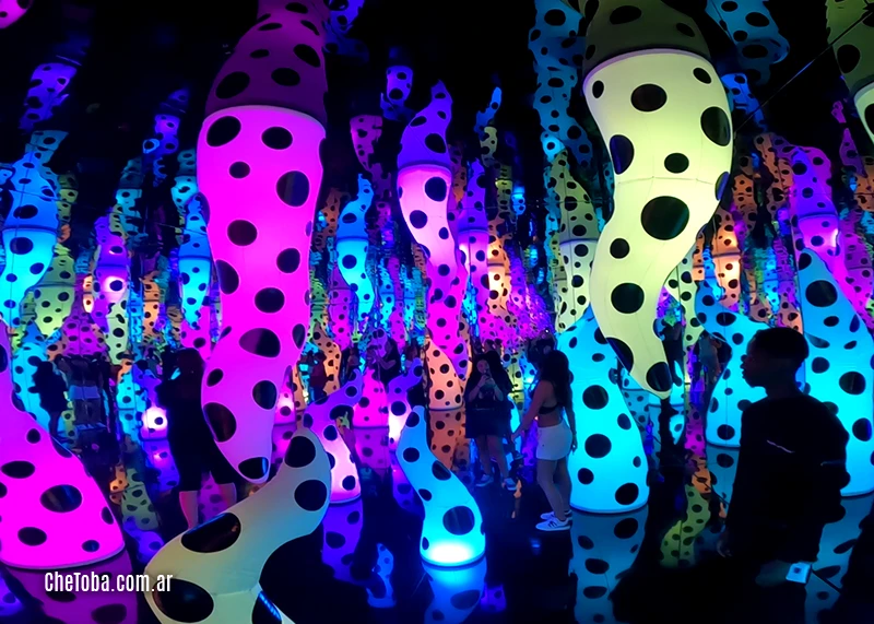 Lunares de Yayoi Kusama