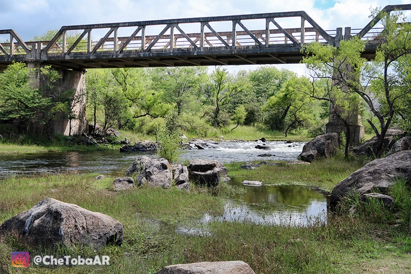 Puente Viejo sobre Río Grande