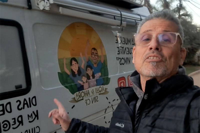 Che Toba con Aquí y Ahora familia viajera