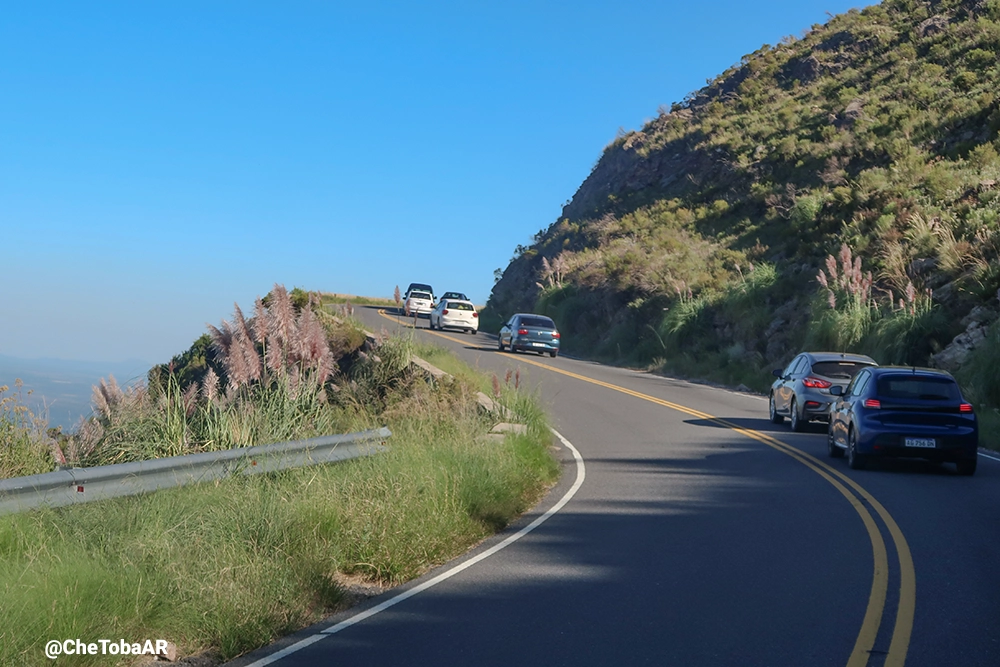 camino por las Altas Cumbres en plena temporada Febrero 2025