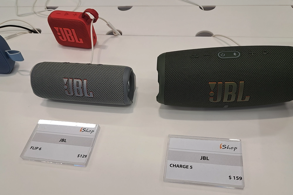 Parlantes JBL Flip 6 y Charge 5 en Tocumen, Aeropuerto de Panamá