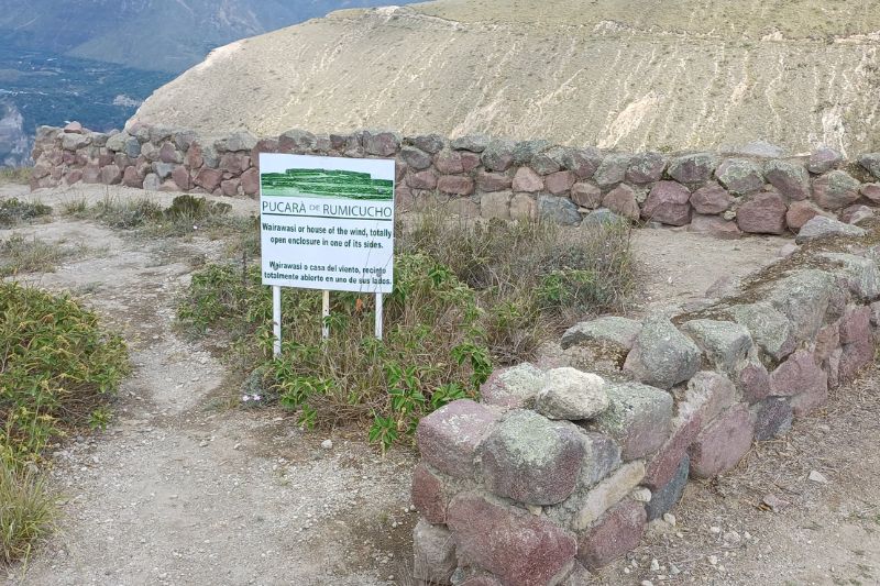 Sitio Arqueológico Pucará de Rumicucho en Quito - Lugar donde vivieron los Incas en Ecuador