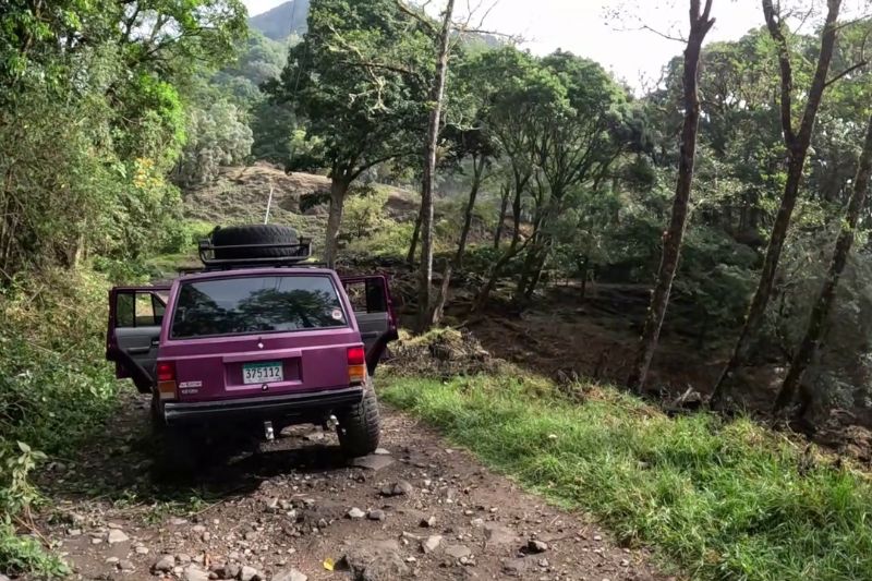 CAMINO DE REGRESO, VOLCAN BARÚ. ZONA DE AVISTAMIENTO DE QUETZALES