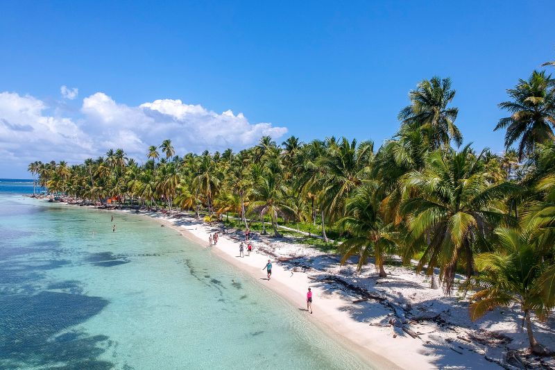 TOMA DE DRON EN ISLA CHICHIME - SAN BLAS (LO MAS PARECIDO AL PARAISO QUE HEMOS VISTO)