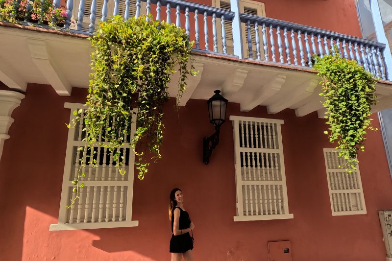 Sofi Recorriendo las calles de Cartagena