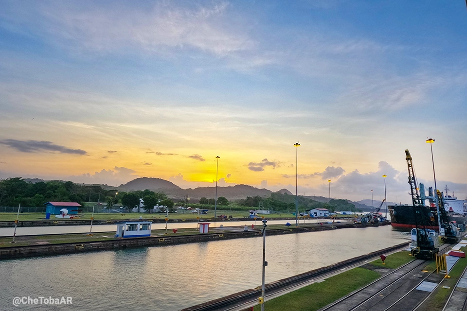 Canal de Panamá, Centro de visitantes Miraflores