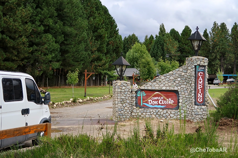 Ingreso al camping Don Cirilo en Pehuenia