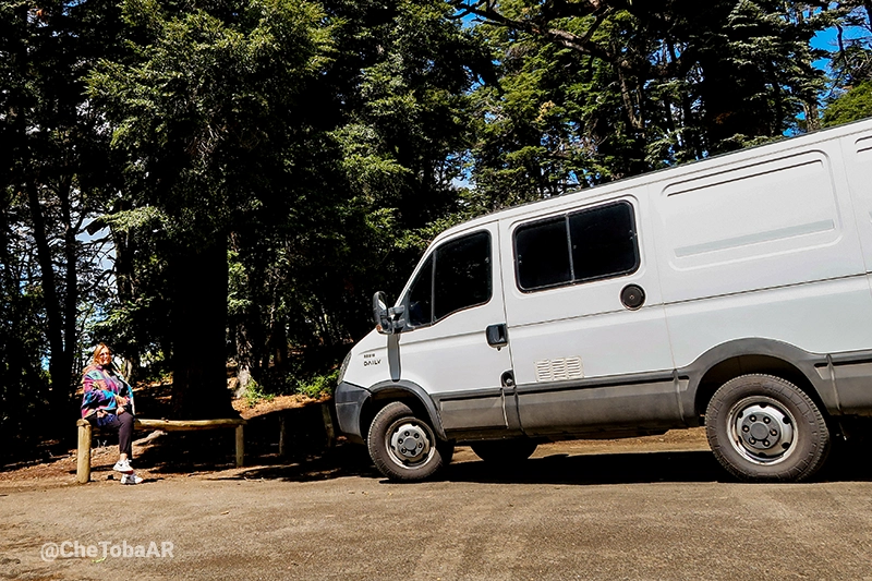 Estacionamiento gratuito - playa Península de los Cohiues