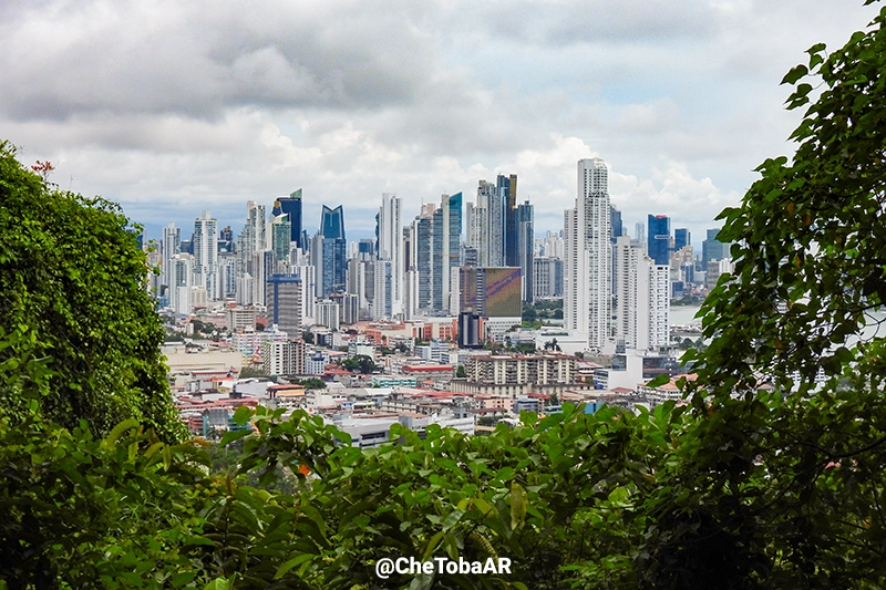Postal de la Ciudad de Panamá desde Cerro Ancón