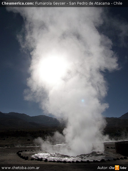 Altura fumarola geyser del Tatio - Atacama - Chile