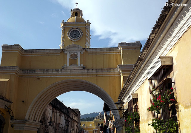 Arco Reloj Antigua Guatemala