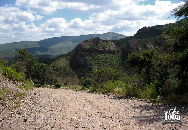 Camino de acceso a Los Terrones