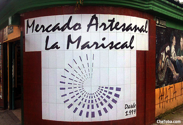 Mercado Artesanal La Mariscal Quito