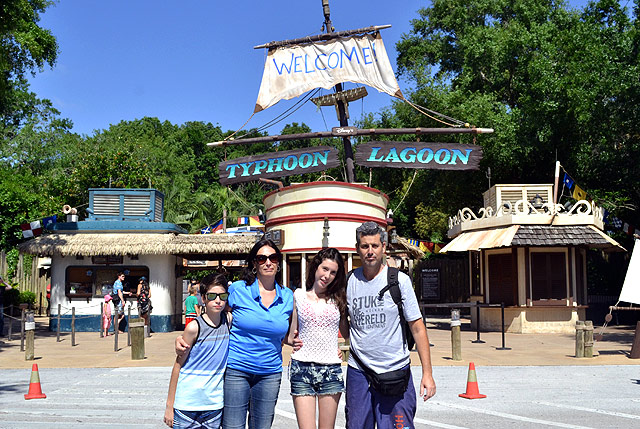 Entrada al Typhoon Lagoon